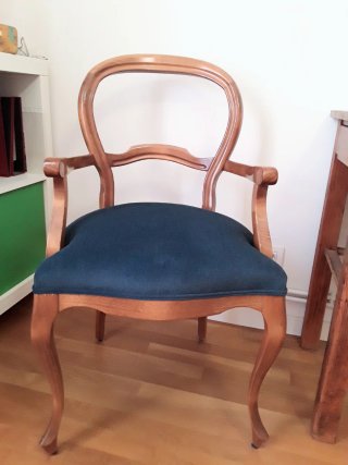 Silla estilo isabelino con brazos