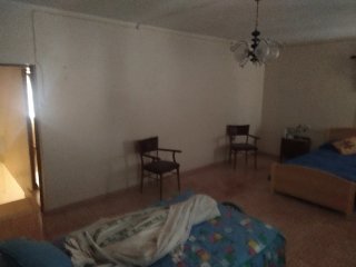 Casa de tres plantas.