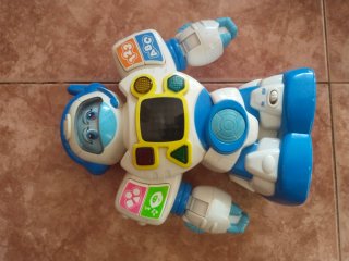 Juguete robot interactivo