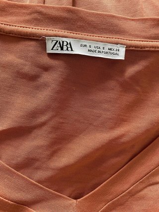 Camiseta Zara pico coral Talla S