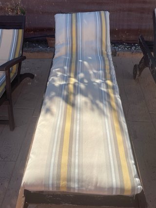 Tumbonas de madera Teka, regalo 2,fundas y cojines