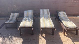 Tumbonas de madera Teka, regalo 2,fundas y cojines