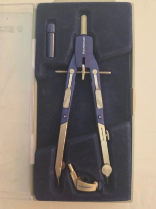 Compás Staedtler para cartas de navegación