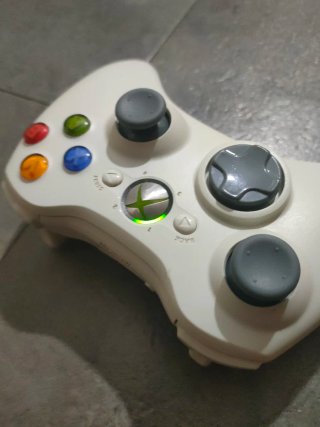 Xbox 360 Blanca + Mando