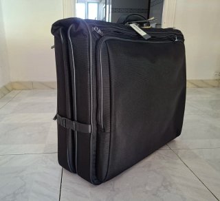 Maleta porta trajes Hugo Boss Negra