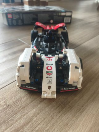 LEGO Technic 42137 Porsche Formula E