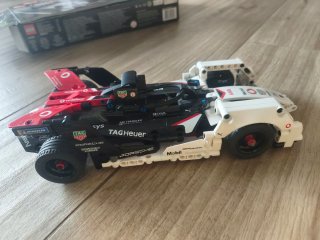 LEGO Technic 42137 Porsche Formula E