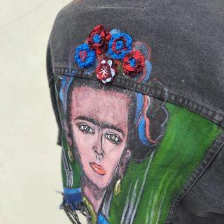 Giacca jeans nera con Frida Kahlo