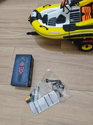 Lancha RC Traxxas Skippy Amarilla