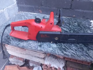 Motosierra Eléctrica Roja