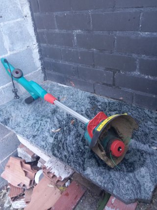 Desbrozadora Eléctrica Bosch
