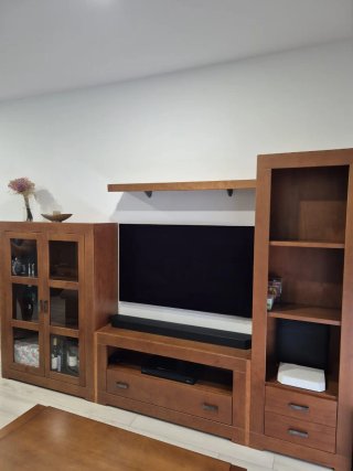 Mueble TV + Mesa Comedor + 4 Sillas