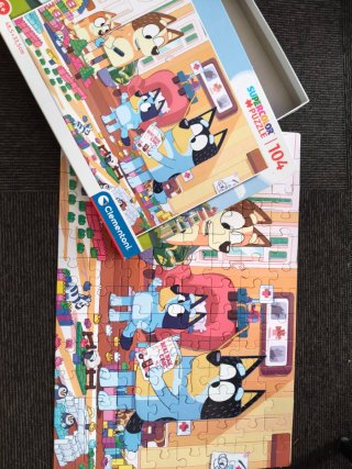 Puzzle Clementoni 104 piezas Bluey