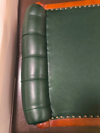 Butaca mecedora estilo chesterfield