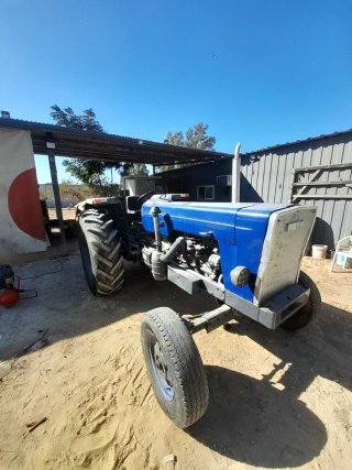 Tractor Ebro 684