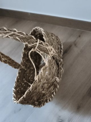 Cesta de esparto nogalera