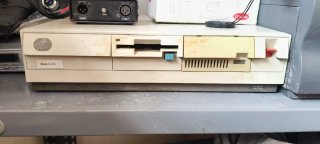 Ordenador IBM Serie Antigua Beige