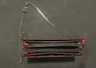 Bolso ZARA efecto piel serpiente y tachuelas