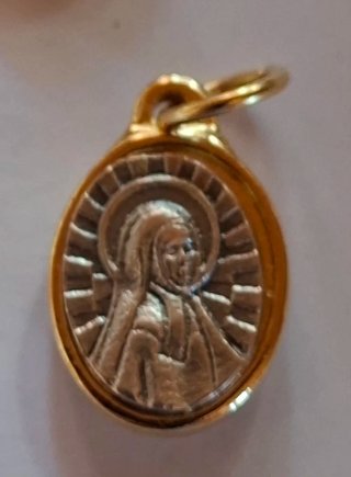 Lote Medallas Lourdes Oro y Plata