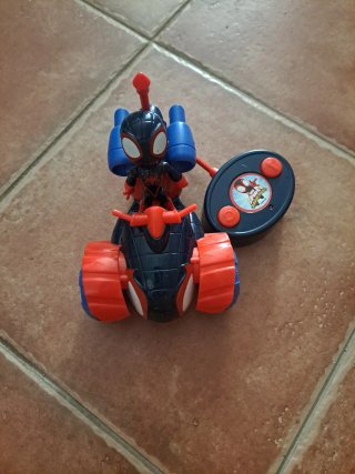 Moto teledirigida Spiderman