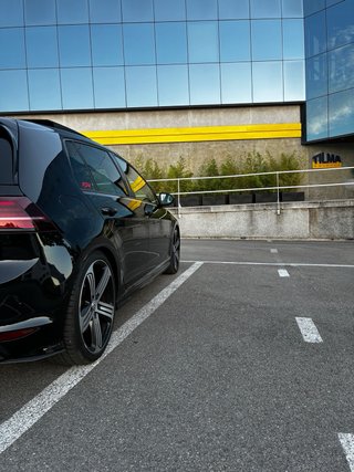 VOLKSWAGEN GOLF 7 R
