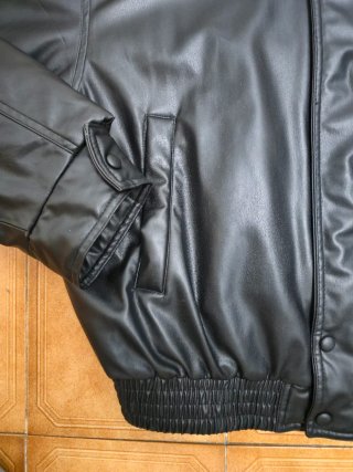 Cazadora de cuero Zara Negra