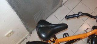 Bicicleta infantil naranja Fahrbereit