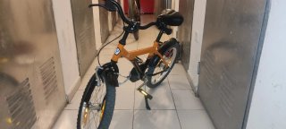 Bicicleta infantil naranja Fahrbereit
