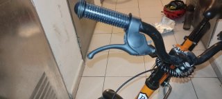 Bicicleta infantil naranja Fahrbereit