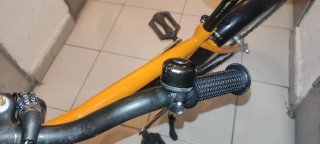Bicicleta infantil naranja Fahrbereit