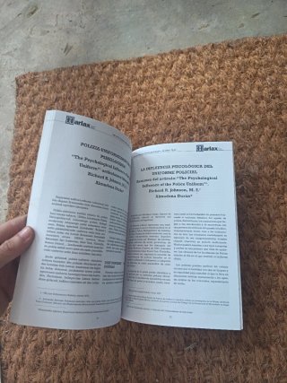 Revista técnica ertzaina año 2001