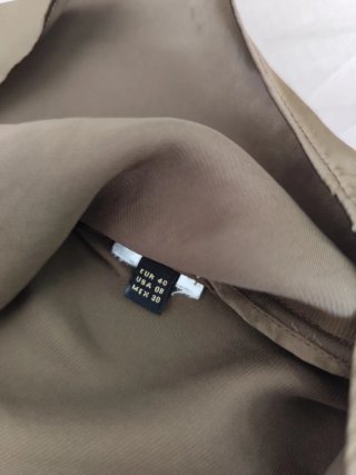 Top Massimo Dutti verde militar satinado