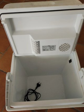 Nevera Eléctrica 12V/220V