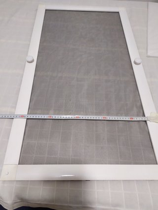 Mosquitera blanca con 2 pomos