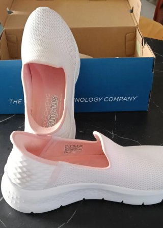 Zapatillas Skechers paseo blancas y rosas