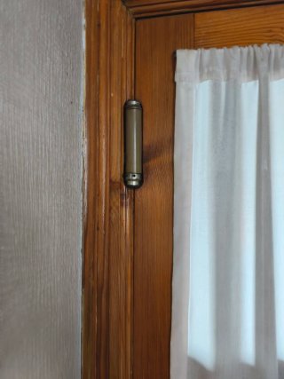 Puerta batiente doble madera y cristal