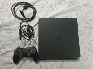 PS4 (PlayStation 4) Negra