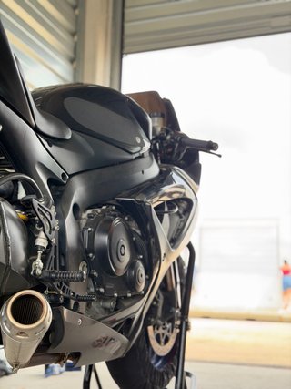 Suzuki GSXR 750 K7 muy cuidada y con muchos extras