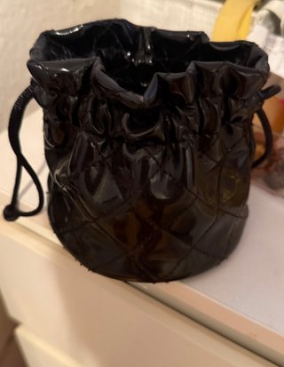 Bolso Joyero Guess Negro y Plateado