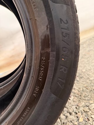 Neumático Michelin 215/65 R17 102V