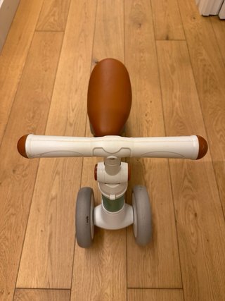 Bicicleta de equilibrio infantil