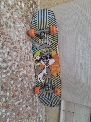 Monopatín Looney Tunes