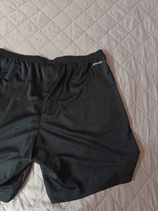 Pantalón corto Adidas negro