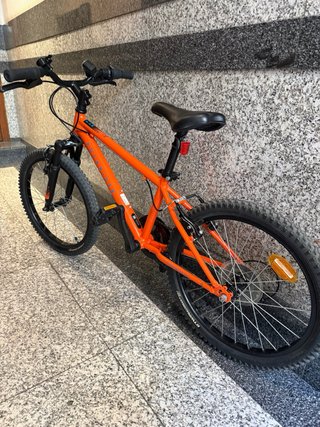 Bicicleta Rockrider 20” per bambini 6-9 anni