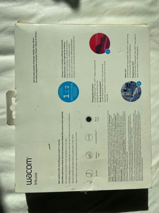 Tableta gráfica Wacom Intuos con caja