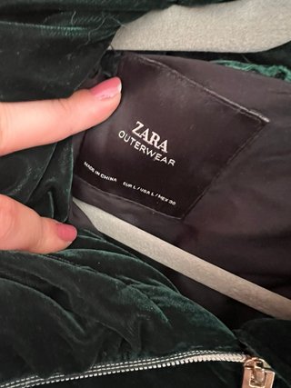 Chaqueta acolchada terciopelo verde Zara
