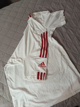 Camiseta Adidas Blanca y Roja