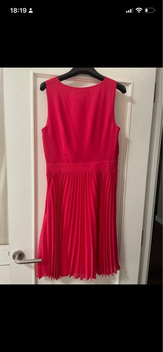 Vestido rosa/rojo plisado