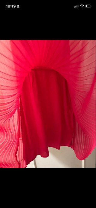 Vestido rosa/rojo plisado