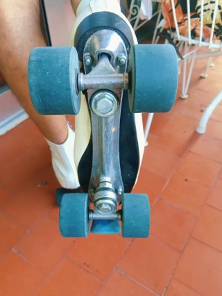 Patines de patinaje blancos